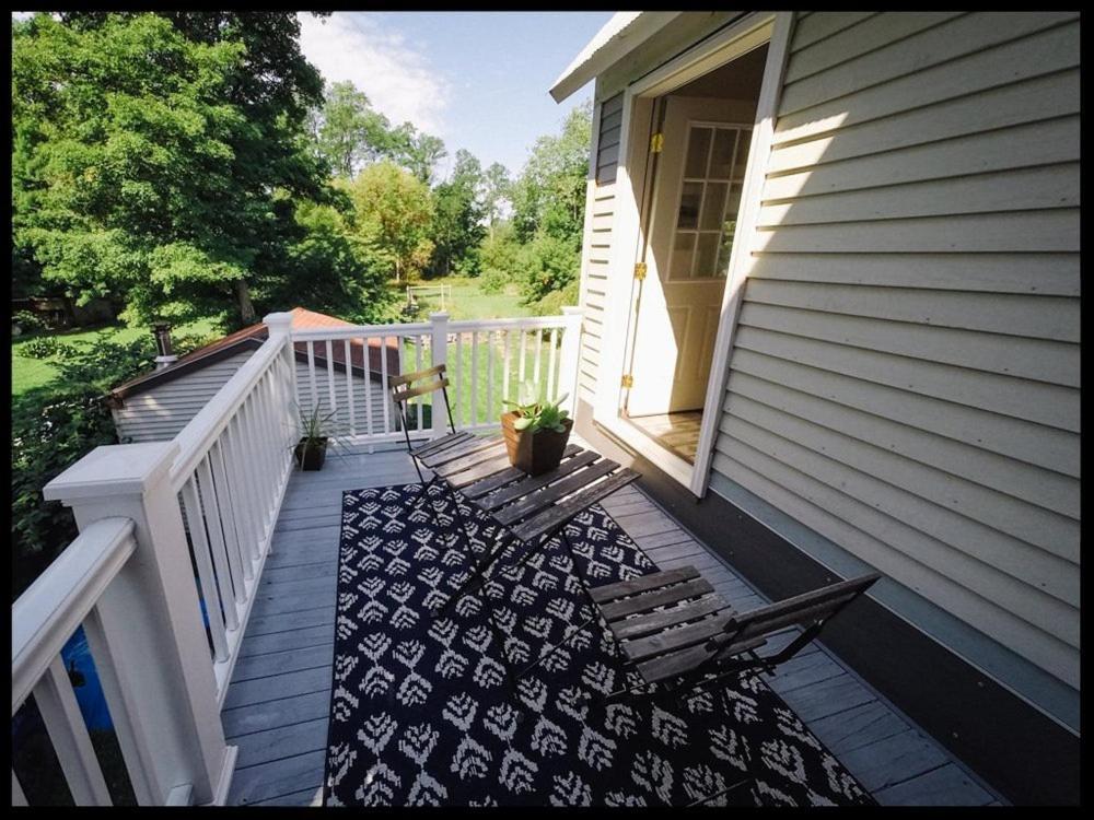 Burdett House Bed & Breakfast Exterior photo